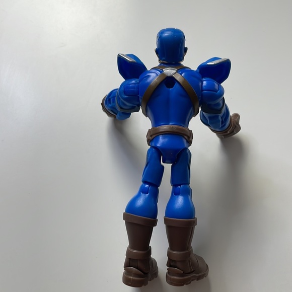 2013 Hasbro Marvel Superheroes Mashers Captain America ,Winter Soldier - Picture 4 of 5